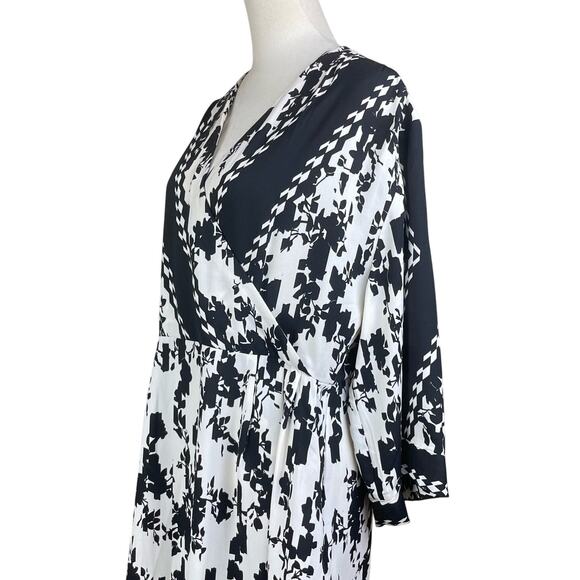 Cabi X-Factor Faux Wrap Black White Pattern 3/4 Sleeve Mini Dress Pockets - Picture 6 of 13
